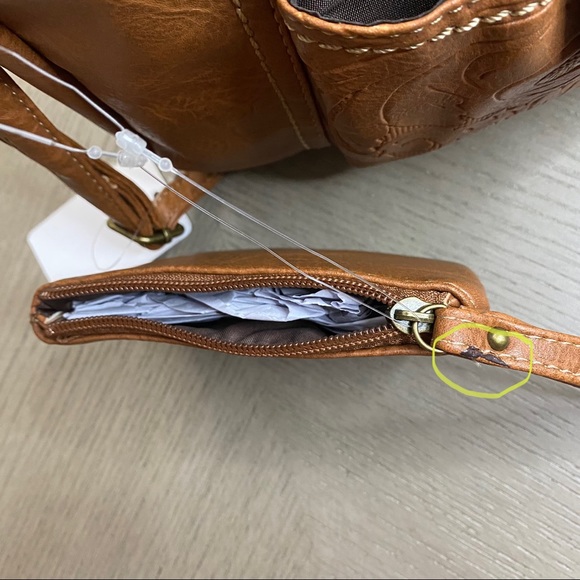 NWOT B.O.C Brown Purse With Wrist Wallet - Picture 14 of 14